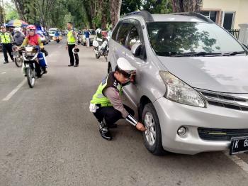 Langgar larangan parkir, Terapkan sanksi Gembos Ban
