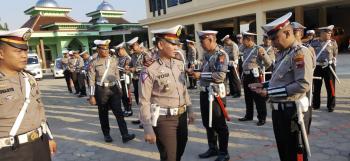 Jelang Operasi Zebra Candi 2019, Kasat Lantas Grobogan cek kelengkapan anggota dan ranmor dinas